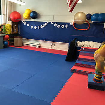 fitness center for physical therapy rubber floors