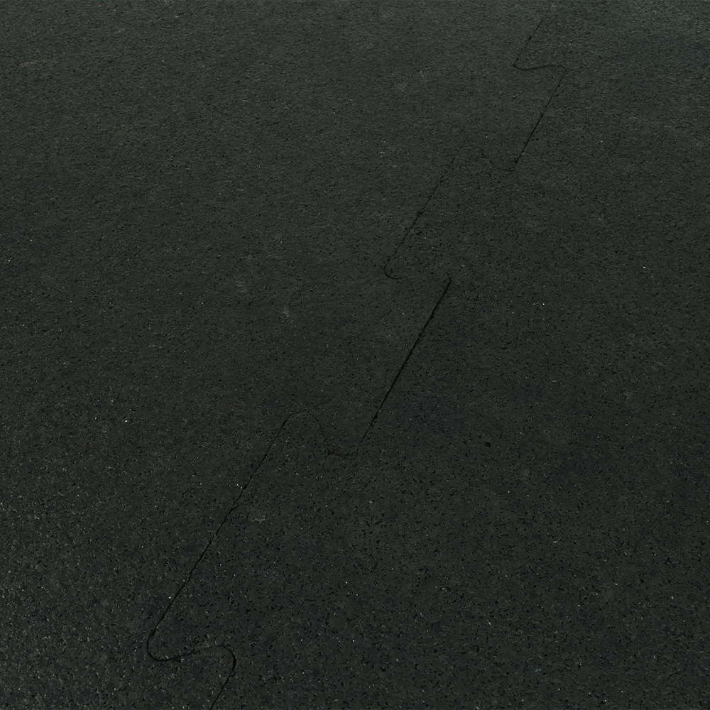 Rubber Gym Floor Tiles Interlocking 2x2 Ft 1/4 Inch Black Pacific interlock closeup