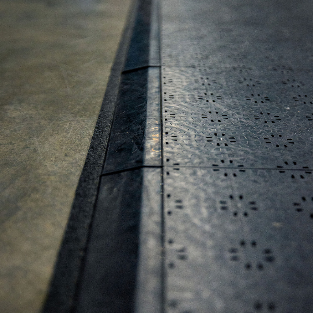 border attached to VersaCourt Compete Indoor Court Tile
