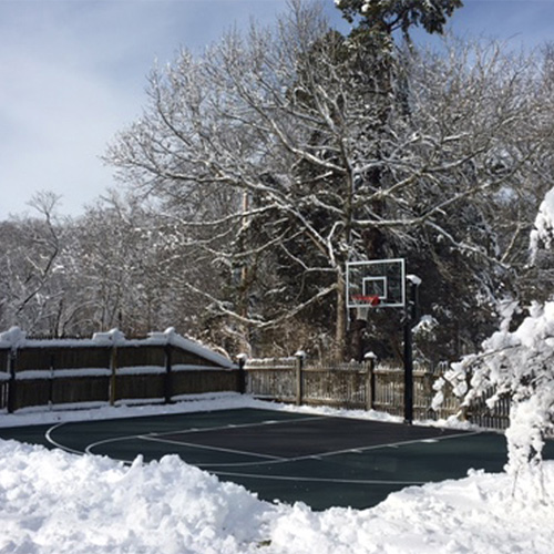 how to remove snow from court tiles