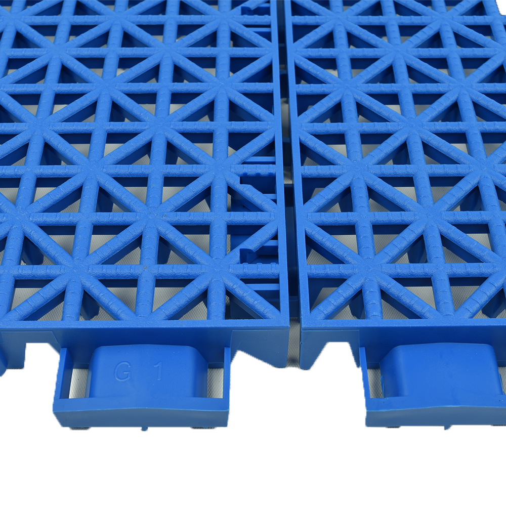 VersaCourt Pickleball Performance Court Tile 3/4 Inch x 10.13x10.13 Inches interlocked close up