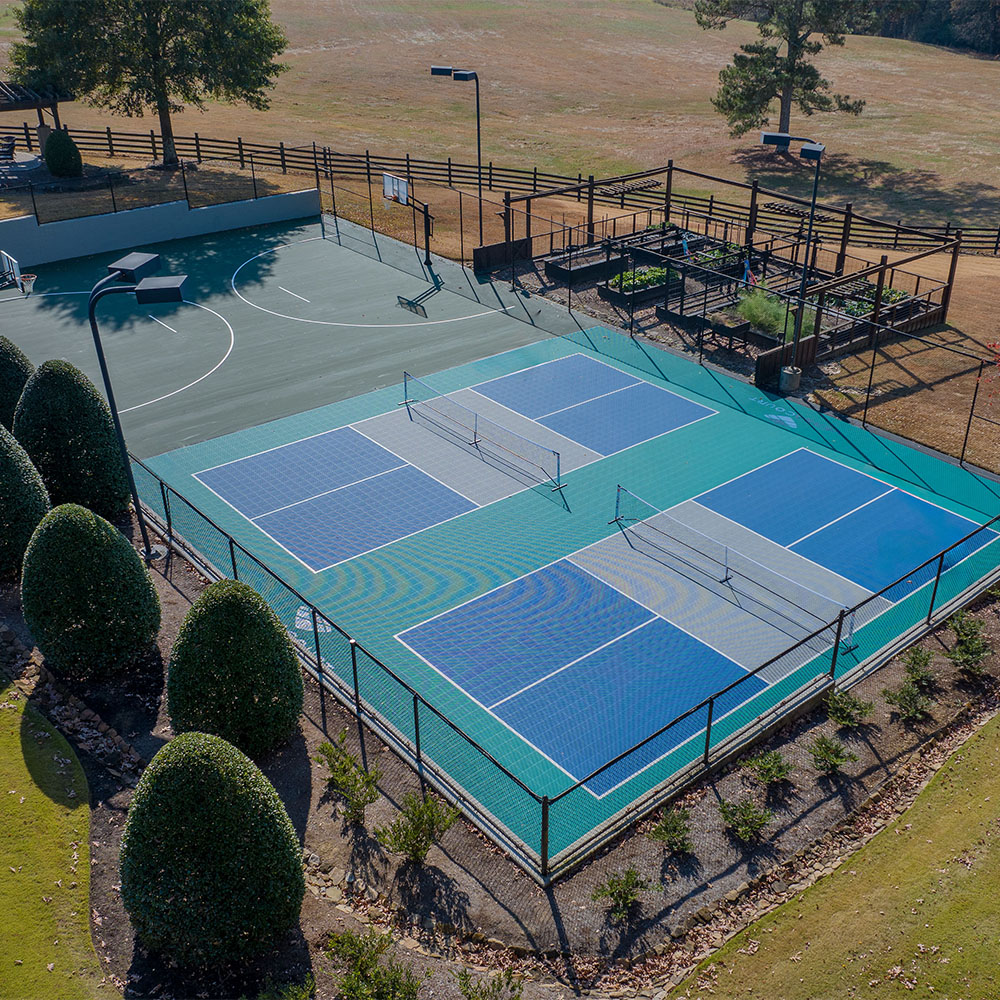 VersaCourt Pickleball Performance Court Tile 3/4 Inch x 10.13x10.13 Inches double court in royal blue and emerald green