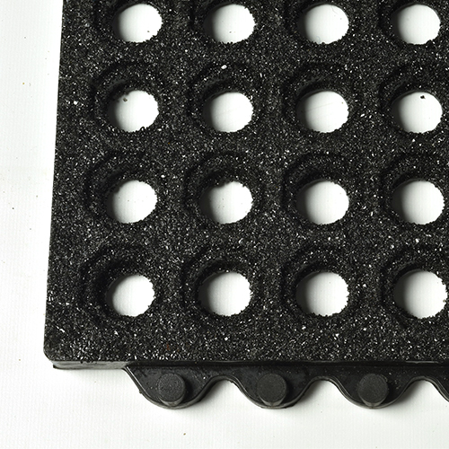 Wearwell 24/Seven NBR Perforated Gritshield Mat