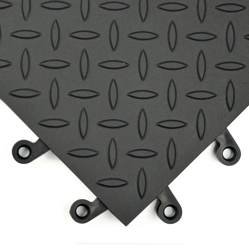 Wearwell ErgoDeck Diamond Plate General Purpose Tile 7/8 Inch x 18x18 Inches Case of 10 Black corner of tile