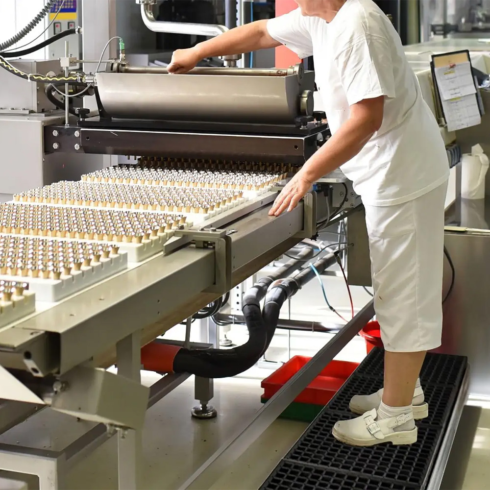 Wearwell Foundation Platform System Open 8x36x72 Inch Kit processing area