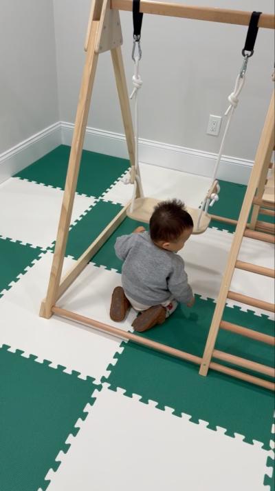 Click To View Full Size Photo