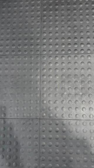 staylock bump top tiles in black