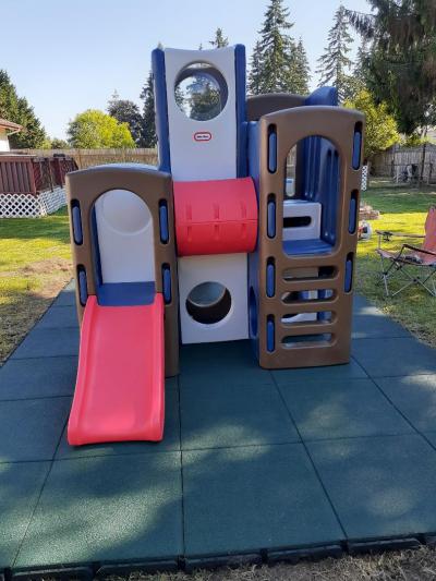 Greatmats USA Playground Tile Interlock Green 2.75 Inch x 2x2 Ft. customer review photo 2