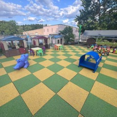 Max Playground Rubber Tile Daybright checkered installation