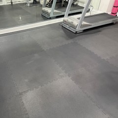 Interlocking Rubber Gym Floor Tiles in basement home gym