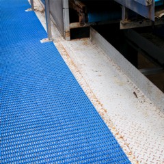 3' x 33' Floorline Low Traffic Slip-Resistant Open-Grid Pool Matting