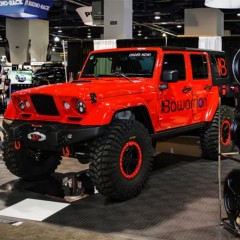 RaceDeck CircleTrac Garage Floor Tiles 1/2 Inch x 1x1 Ft. Off Road vehicle on Graphite tiles