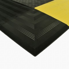 Installed Corner Wide Black - 3/4 x 6 x 6 Inches