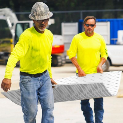 Blue Gator Ground Protection Diamond Mat 1/2 Inch x 3x8 Ft. two workers carring mat