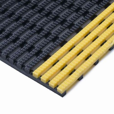  Vynagrip Plus Heavy Duty Industrial Matting Colors 4 x 33 ft Roll Corner